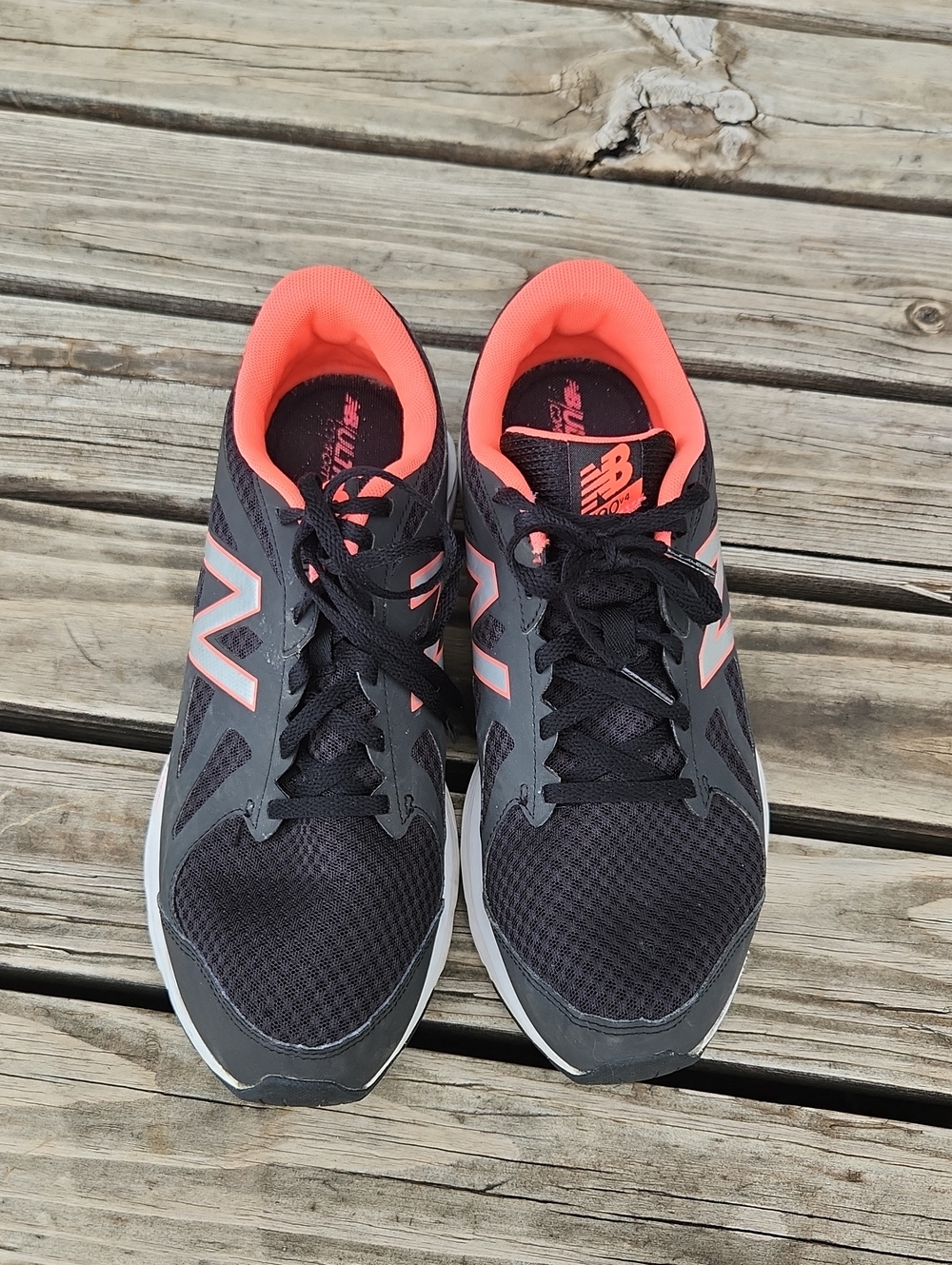 New Balance 490 V4 Black Pink Tennis Shoe Running Walking Workout Speed Ride 11 - Picture 2 of 8